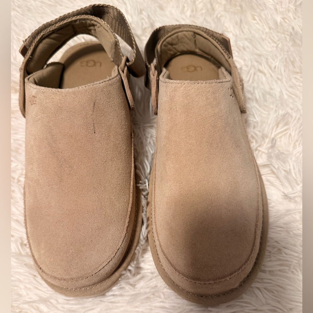 UGG golden star clog